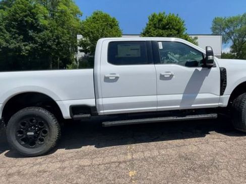 New 2026 Ford F350 XLT w/ XLT Premium Package AWD/4WD image 9