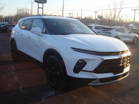 Used 2023 Chevrolet Blazer LT w/ Convenience Package image 3