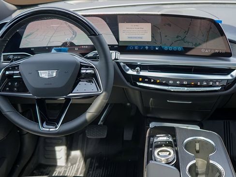 New 2026 Cadillac Lyriq Luxury w/ LPO, Floor Liner Package AWD/4WD image 24