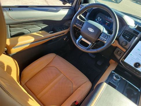 Certified 2024 Ford Expedition Platinum image 17