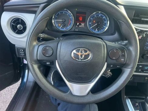 Used 2018 Toyota Corolla LE FWD image 13