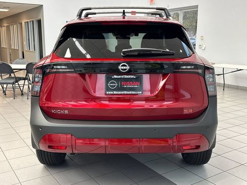 New 2026 Nissan Kicks SR w/ Illumination Package image 4