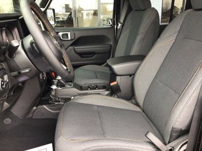 New 2025 Jeep Gladiator Sport