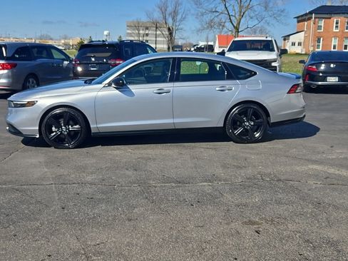 Used 2025 Honda Accord Sport image 4
