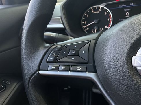 Used 2025 Nissan Altima 2.5 SV FWD image 29