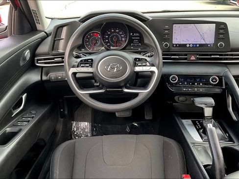 Certified 2021 Hyundai Elantra SEL FWD image 8