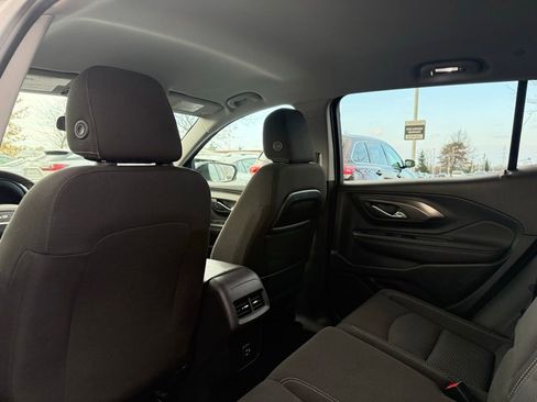 Used 2023 GMC Terrain SLE w/ Driver Convenience Package image 16