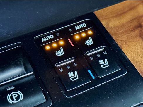 Used 2018 Lexus RX 450hL Premium image 20