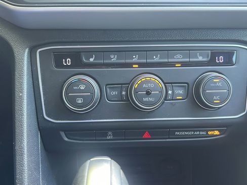 Used 2021 Volkswagen Atlas Cross Sport SE image 19