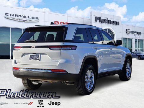 New 2025 Jeep Grand Cherokee Laredo X image 5