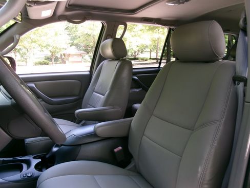 Used 2003 Toyota Sequoia SR5 RWD image 14