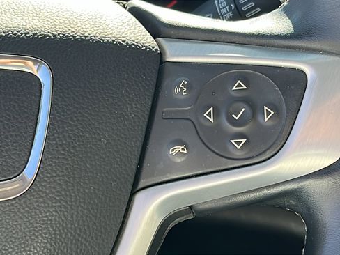 Certified 2023 GMC Acadia SLT image 18