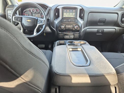 Used 2022 Chevrolet Silverado 1500 Custom w/ Safety Confidence Package image 3