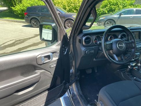 Used 2022 Jeep Wrangler Unlimited Sport AWD/4WD image 10