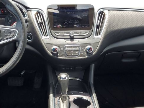 Certified 2019 Chevrolet Malibu LT FWD image 24