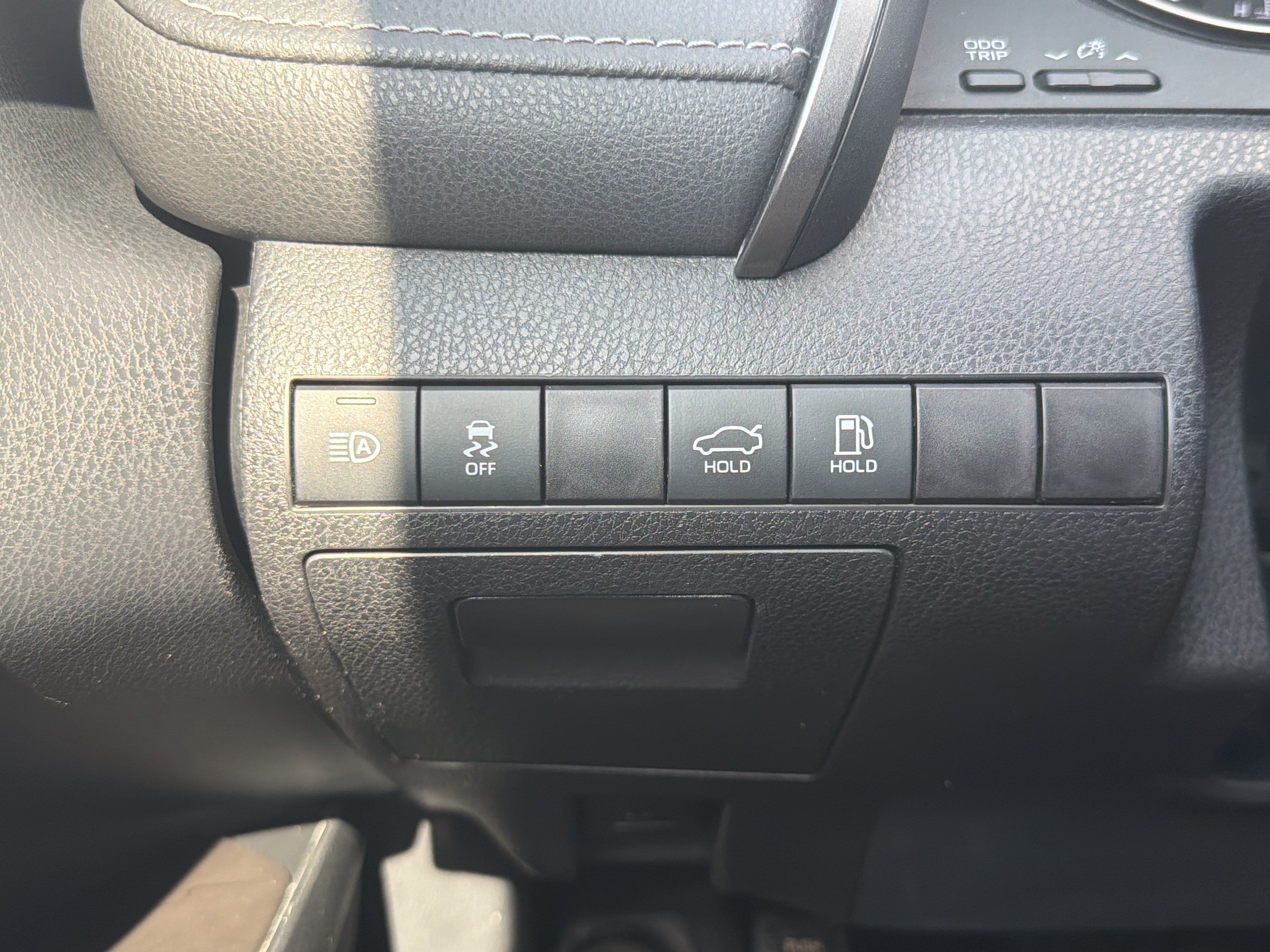 Used 2021 Toyota Camry SE FWD image 13