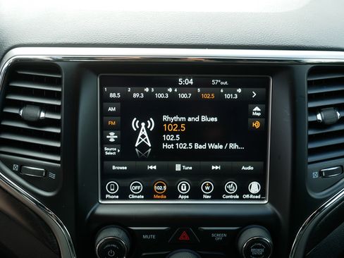 Used 2018 Jeep Grand Cherokee Altitude AWD/4WD image 22