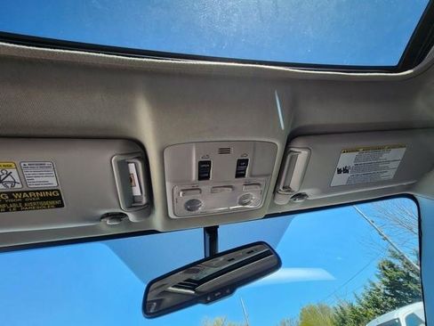 Used 2015 Toyota RAV4 Limited image 14