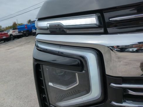 Used 2025 Chevrolet Suburban LT AWD/4WD image 10