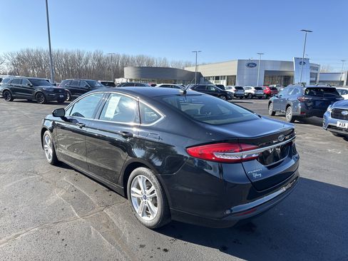 Used 2018 Ford Fusion S image 3
