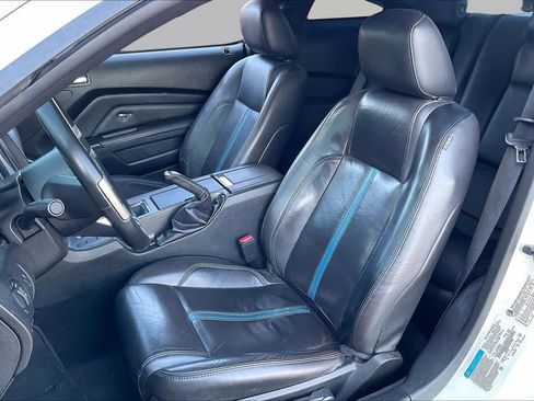 Used 2012 Ford Mustang GT Premium w/ Electronics Pkg RWD image 8