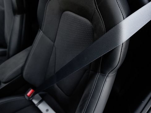 Certified 2025 Porsche 911 Carrera 4 GTS AWD/4WD image 18