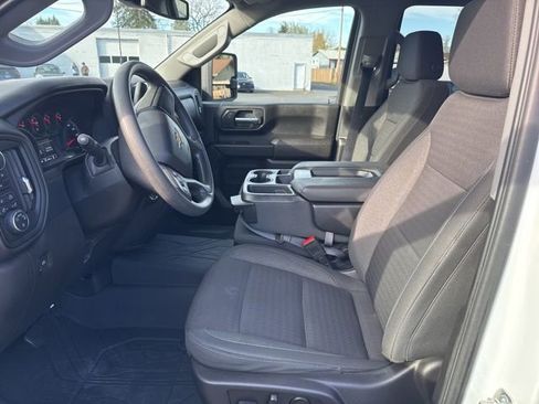 Used 2024 Chevrolet Silverado 2500 Custom w/ Custom Convenience Package image 8