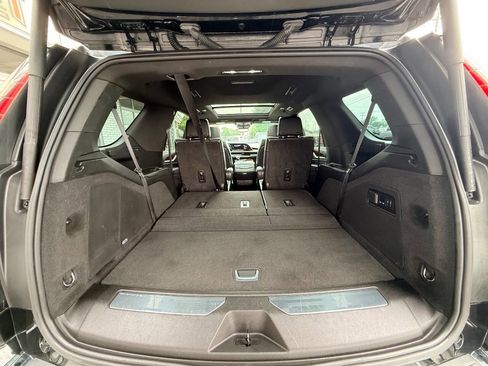 Used 2022 Cadillac Escalade Premium Luxury AWD/4WD image 42