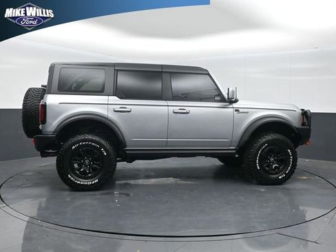 Used 2023 Ford Bronco Outer Banks w/ Sasquatch Package AWD/4WD image 8