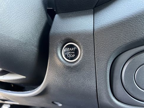 Certified 2023 Nissan Frontier SV w/ Technology Package image 22