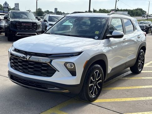 Used 2024 Chevrolet TrailBlazer ACTIV w/ Driver Confidence Package AWD/4WD image 10
