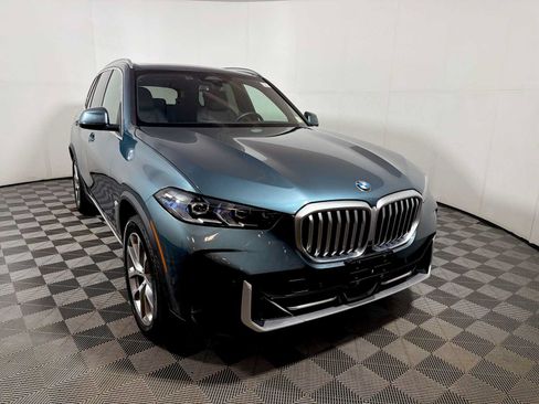 Used 2024 BMW X5 xDrive40i w/ Premium Package AWD/4WD image 2
