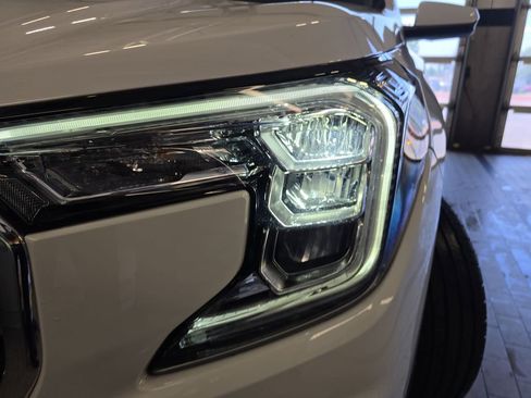 Used 2023 GMC Terrain SLT w/ Infotainment Package II FWD image 33