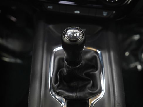 Used 2017 Honda HR-V LX image 18