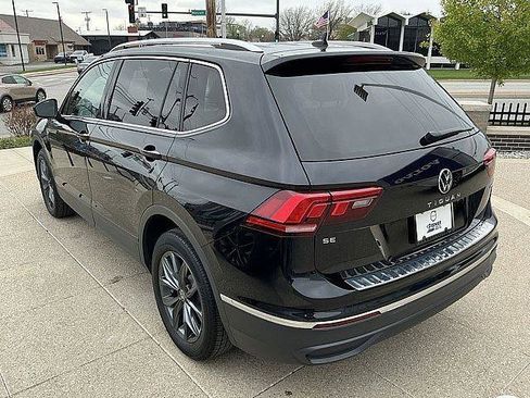 Used 2022 Volkswagen Tiguan SE AWD/4WD image 10