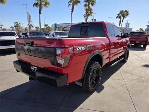 Used 2020 Nissan Titan PRO-4X w/ Pro-4x Convenience Package image 7