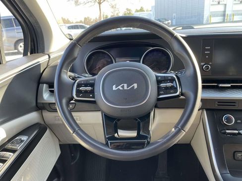 Used 2024 Kia Carnival LX image 13