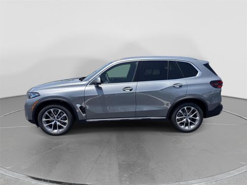 New 2026 BMW X5 xDrive40i w/ Executive Package AWD/4WD image 2