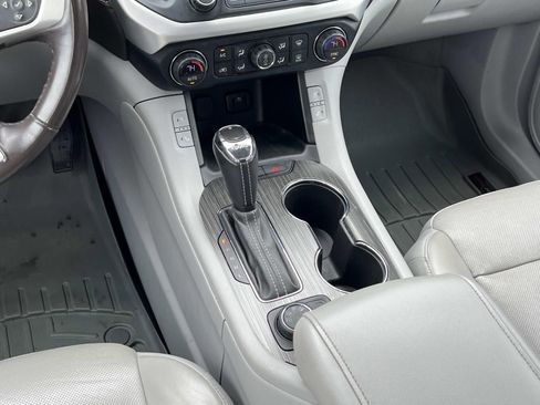 Used 2019 GMC Acadia SLT image 15