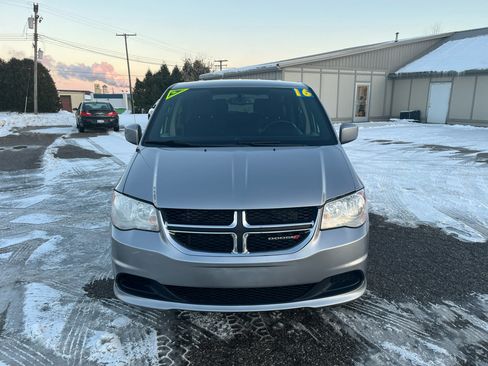 Used 2016 Dodge Grand Caravan SE image 8