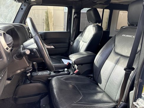 Used 2018 Jeep Wrangler Unlimited Rubicon w/ Cold Weather Group image 16