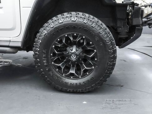 Used 2003 HUMMER H2 w/ Preferred Equipment Group AWD/4WD image 18