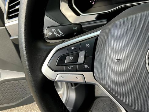 Certified 2024 Volkswagen Jetta SE image 18