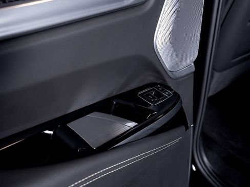 Used 2025 Cadillac Escalade V image 71