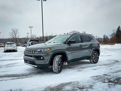 Certified 2022 Jeep Compass Limited image 8