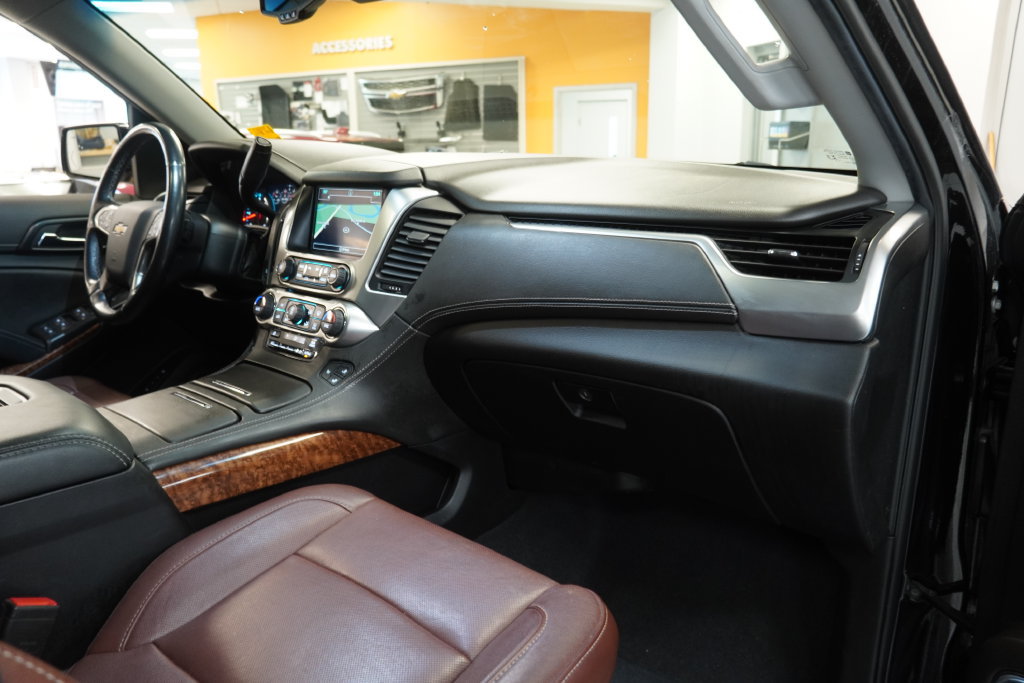 Used 2020 Chevrolet Suburban Premier w/ Premier Plus Edition AWD/4WD image 44