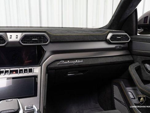 Used 2024 Lamborghini Urus Performante image 53
