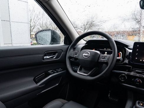 New 2026 Nissan Pathfinder SL AWD/4WD image 13