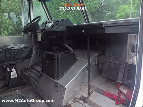 Used 2011 Ford E-350 and Econoline 350 Super Duty image 27