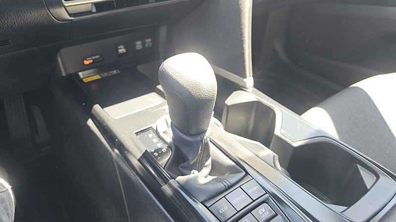 Used 2025 Toyota Camry LE AWD/4WD image 14
